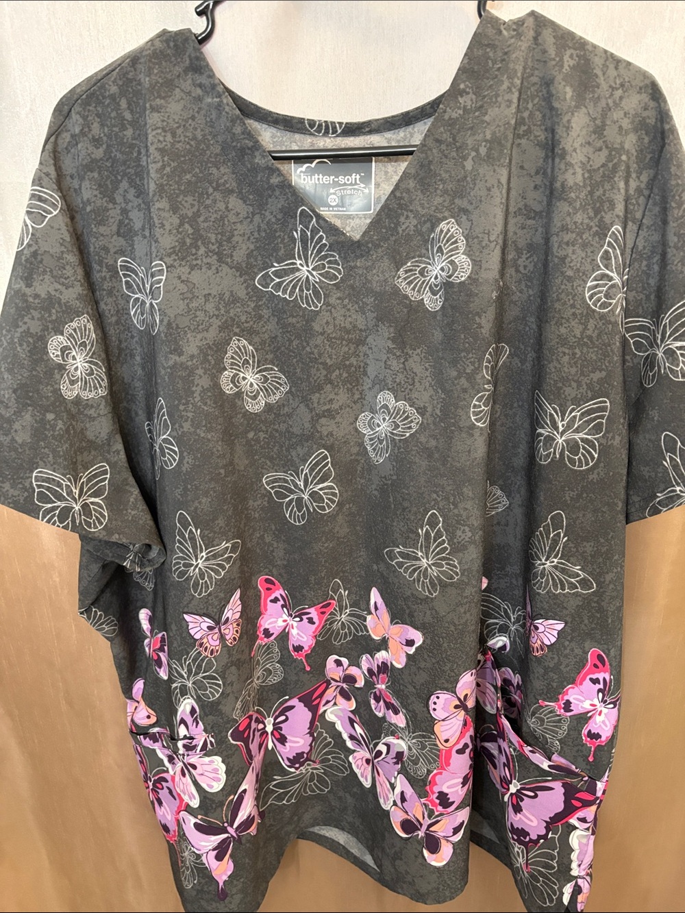 Butter Soft Women's Gray V-Neck Scrub Top with Pink & Purple Butterfly Border 2x